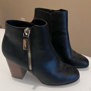Apt 9 black chunk heel booties